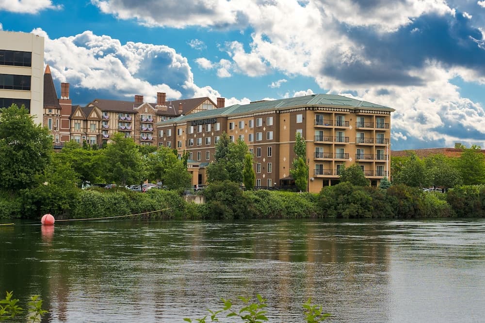 Oxford Suites Downtown Spokane