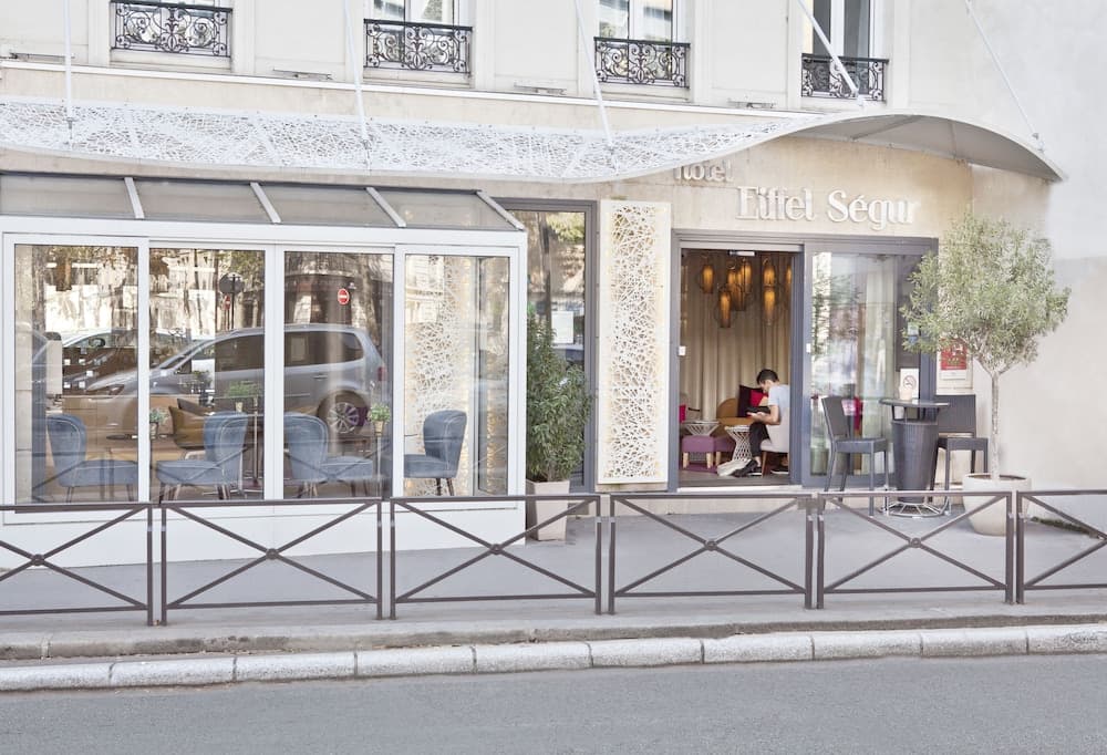 Hotel Eiffel Segur