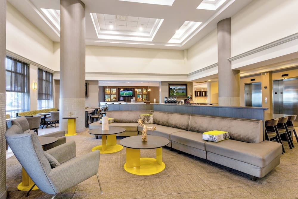 Lobi dinlenme salonu