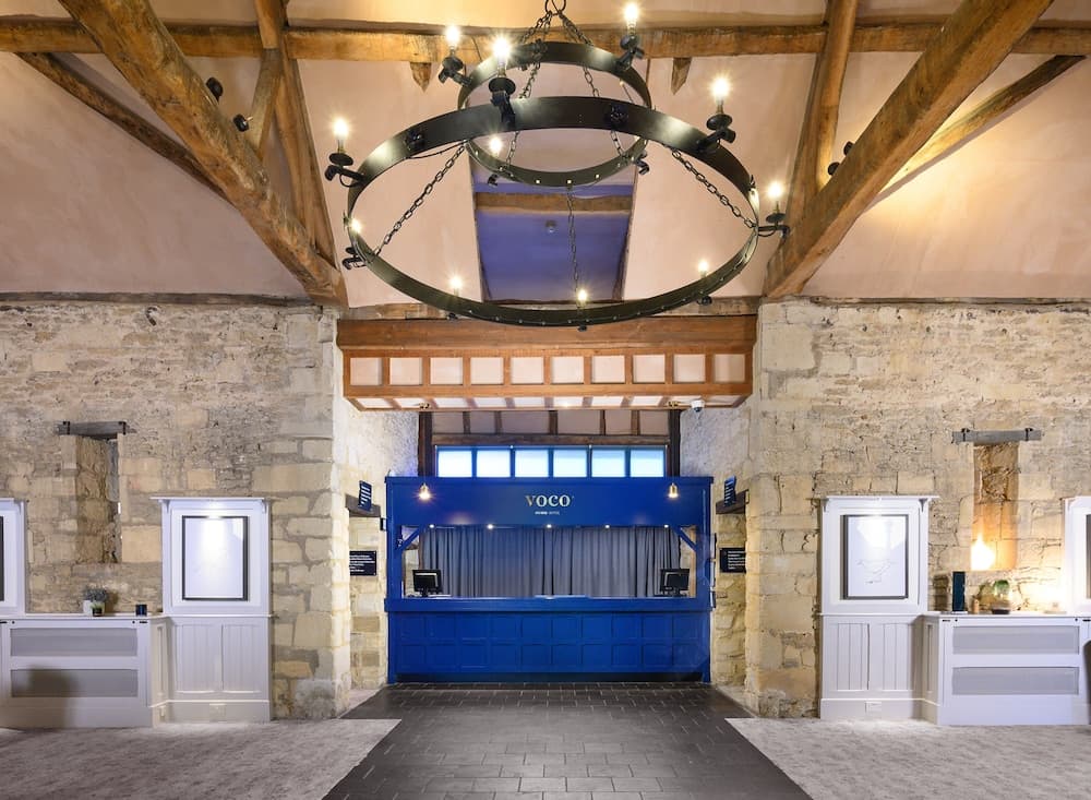 voco Oxford Thames by IHG