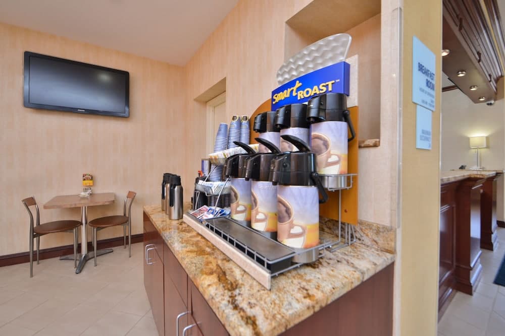 Holiday Inn Express Laguardia Airport by IHG