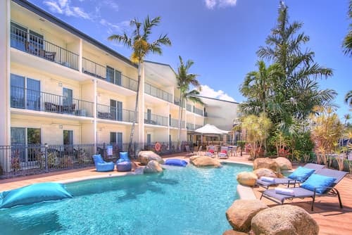 Cairns Queenslander Hotel & Apartments