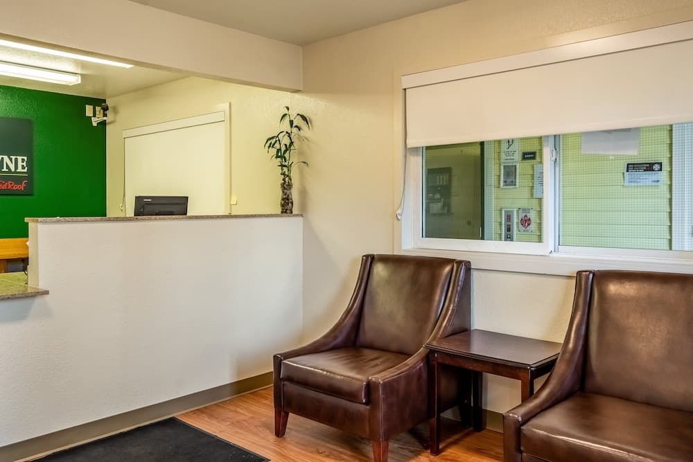 HomeTowne Studios By Red Roof Eugene - Springfield