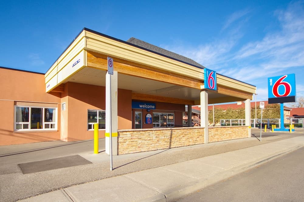 Motel 6 Lethbridge, AB