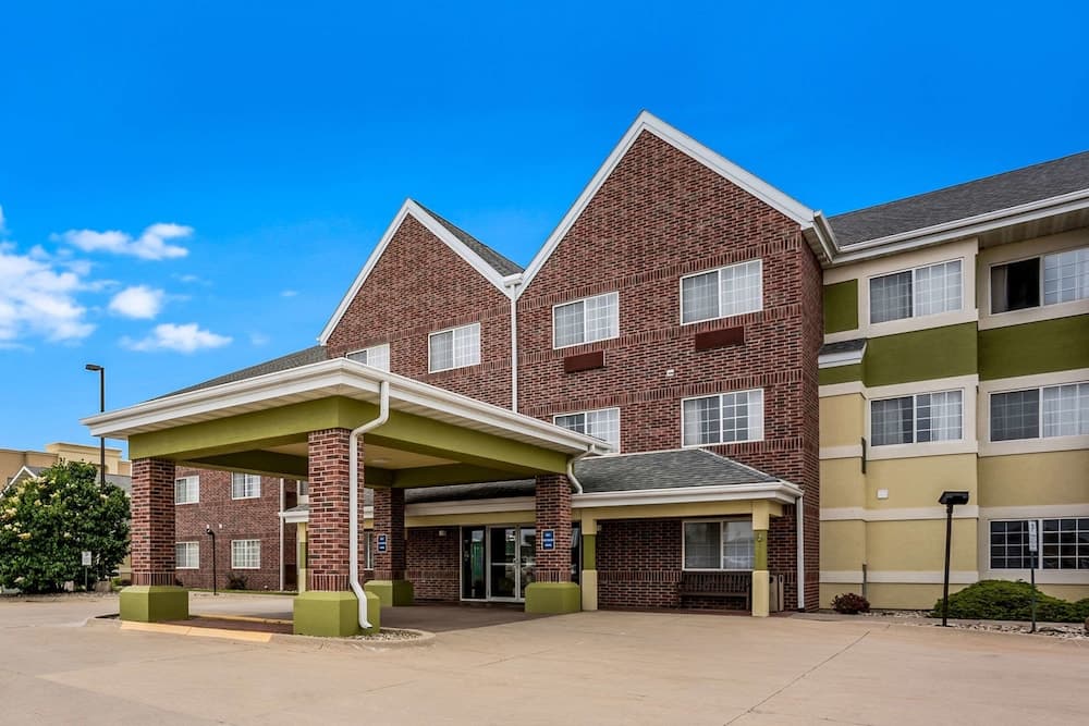MainStay Suites Cedar Rapids North - Marion