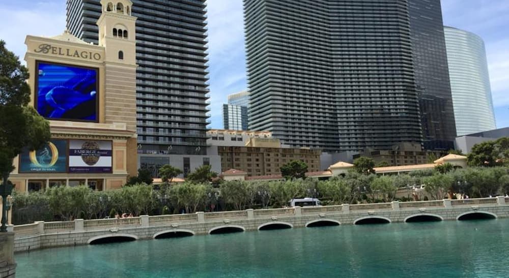 Jockey Resort Suites Center Strip