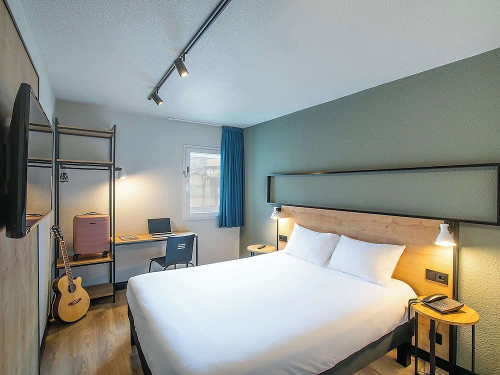 Ibis Guimaraes