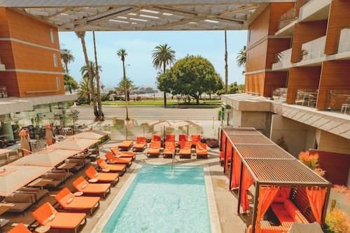 Shore Hotel