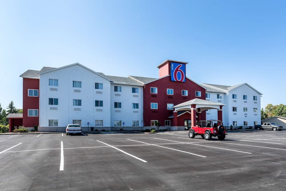 Motel 6 Indianapolis, IN - Southport