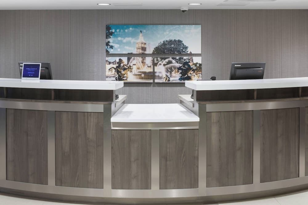 Residence Inn by Marriott Kansas City Country Club Plaza