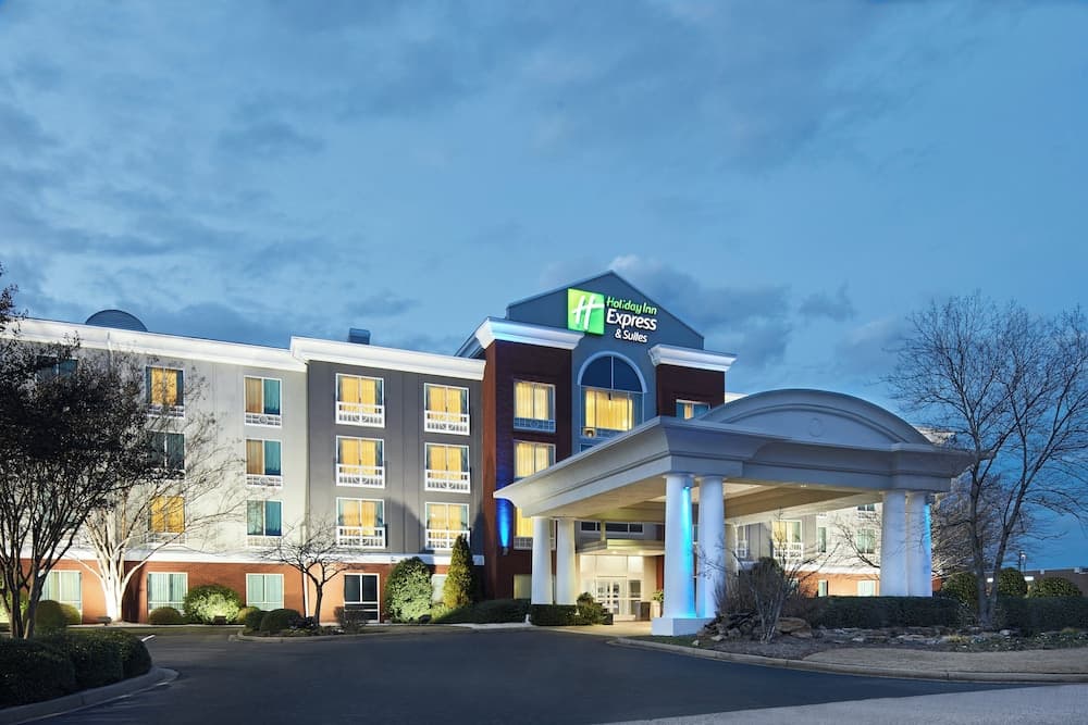Holiday Inn Express I-26 & Us 29 At Westgate Mall by IHG
