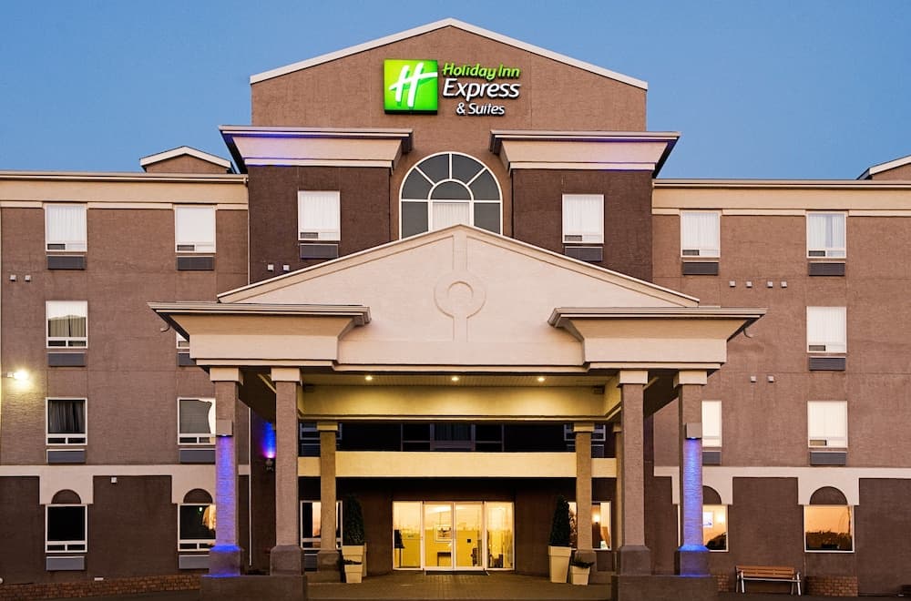 Holiday Inn Express & Suites Regina-South by IHG