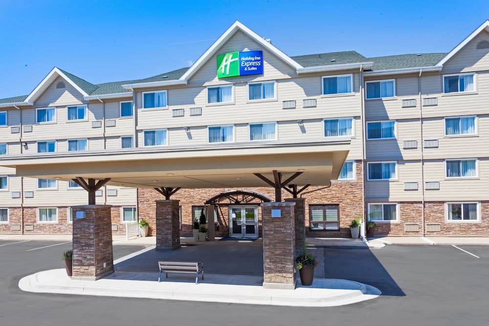 Holiday Inn Express & Suites Fredericton by IHG