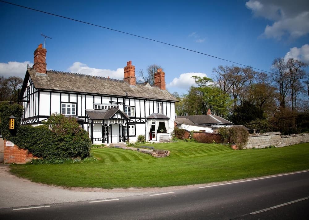 Donington Park Farmhouse Hotel