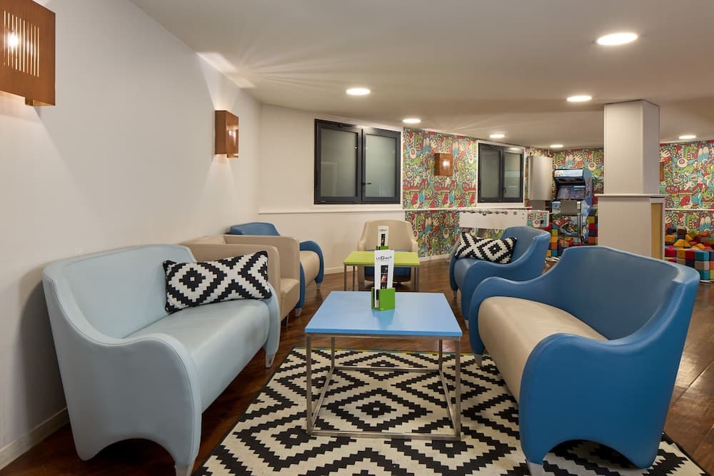 Lobi dinlenme salonu