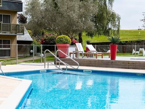 Mercure Omaha Beach Hotel