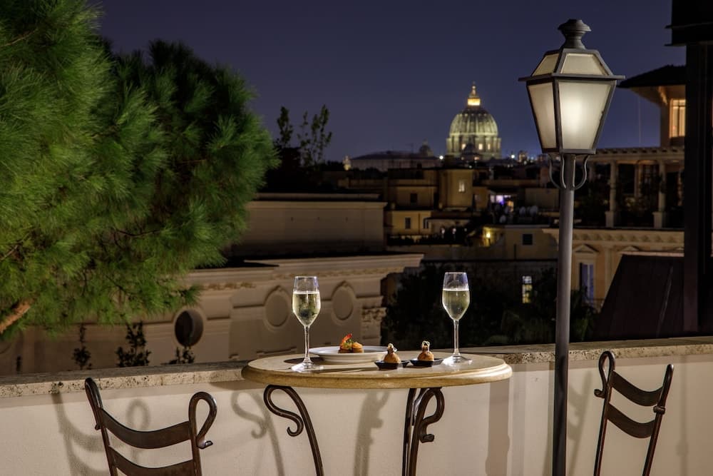 Hotel Donna Laura Palace