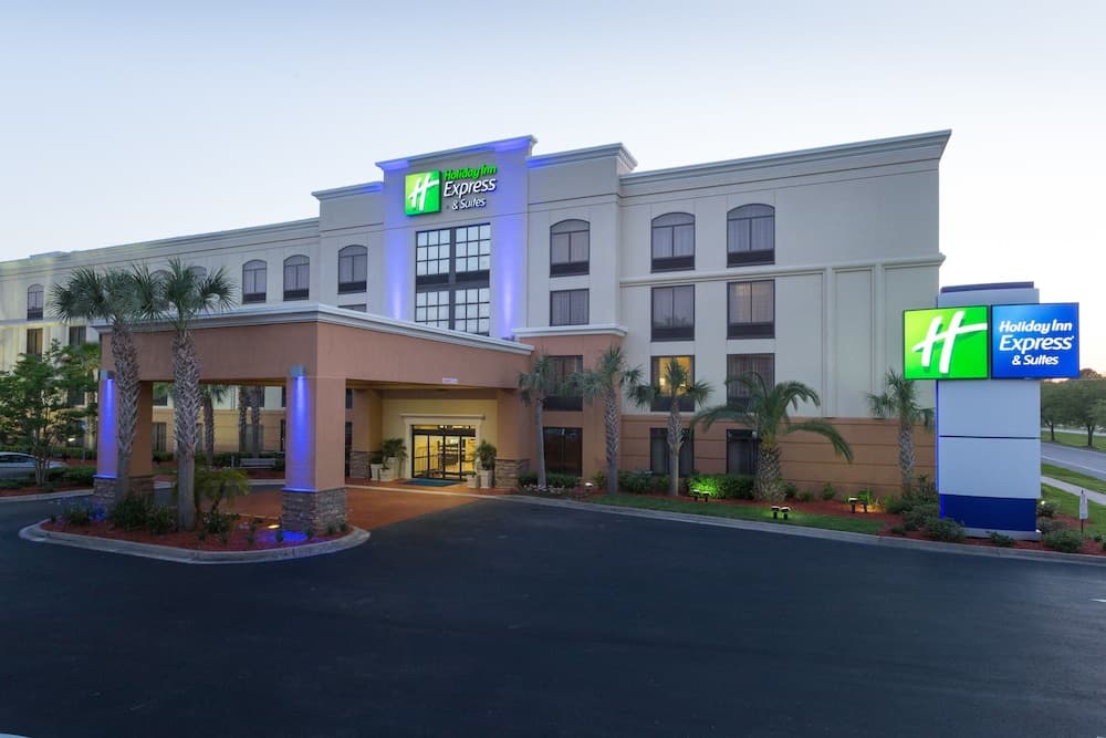Holiday Inn Express & Suites Jacksonville Airport by IHG