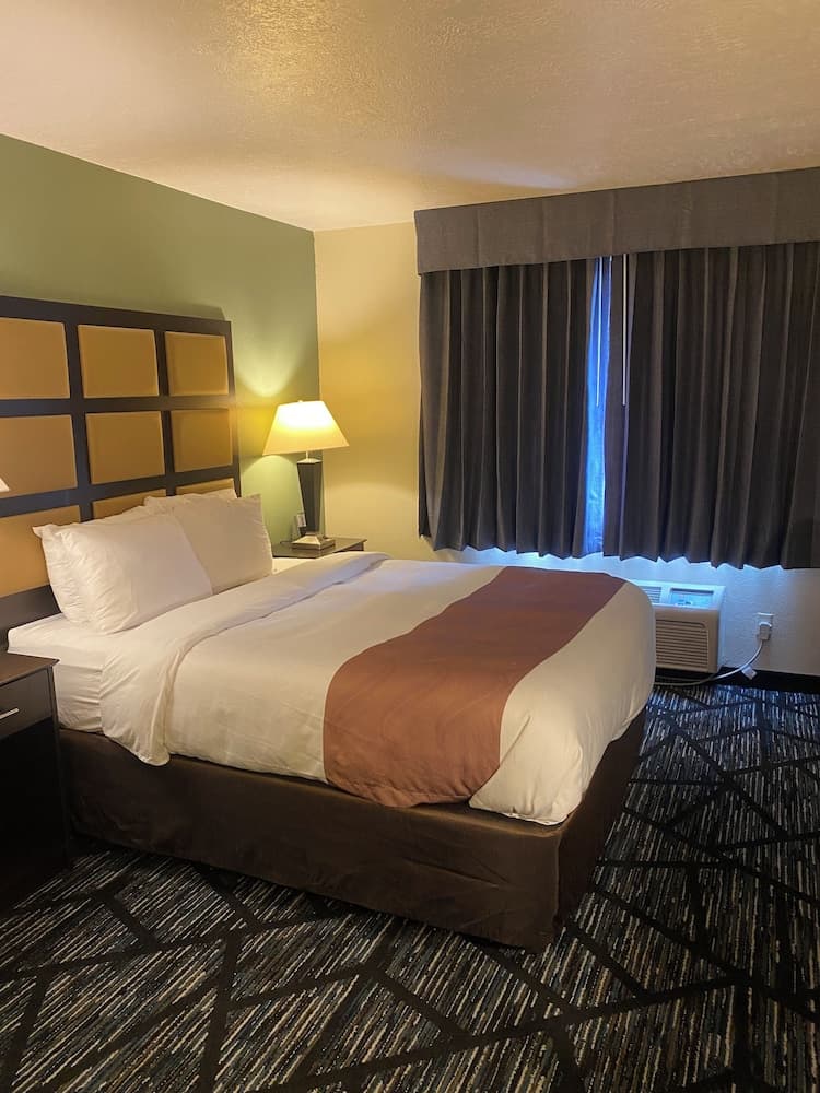 Quality Inn & Suites Marinette