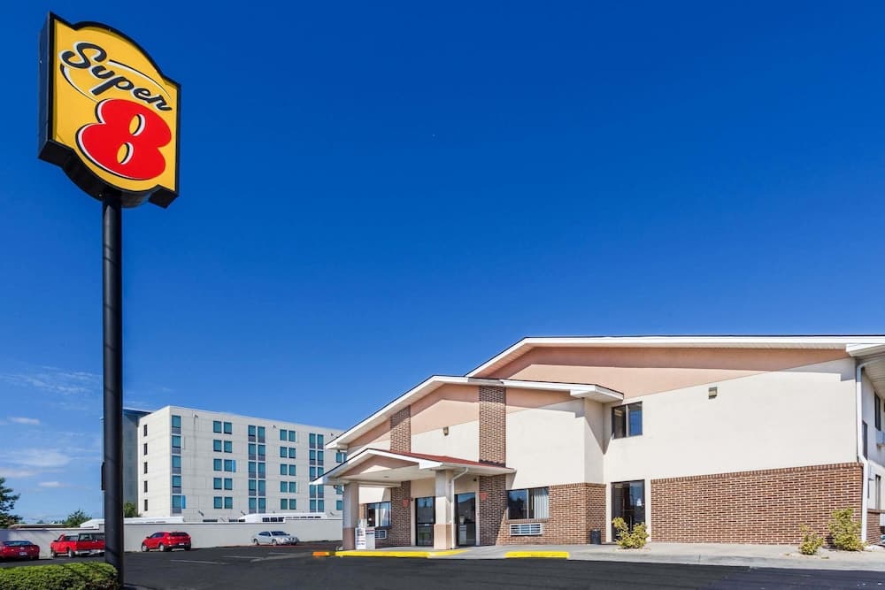 Super 8 by Wyndham Winchester VA