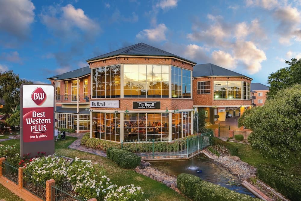 Best Western Plus Hovell Tree Inn