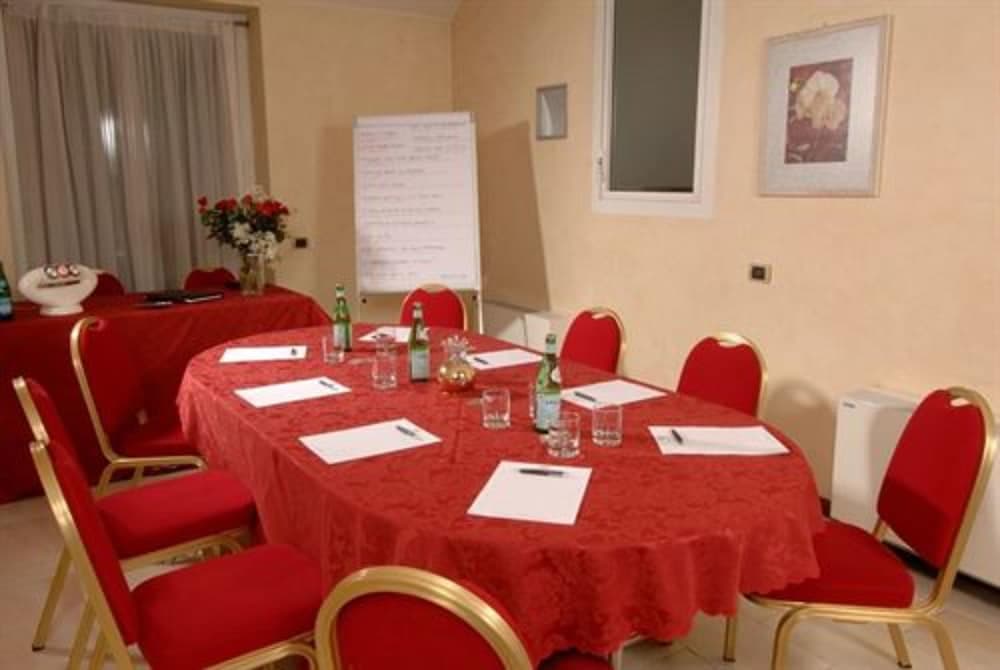 Toplantı salonu/imkânları