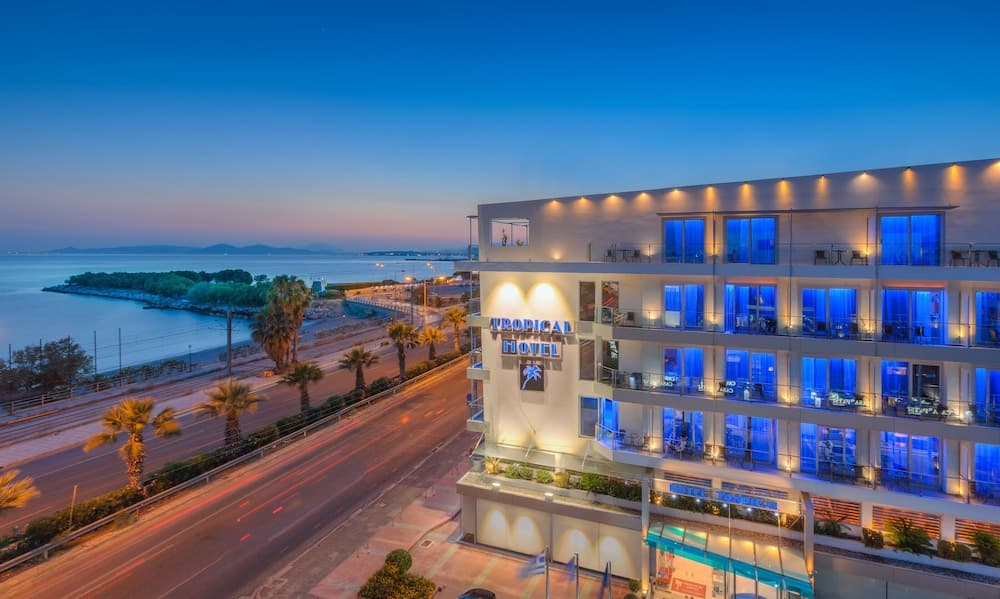 Tropical Hotel