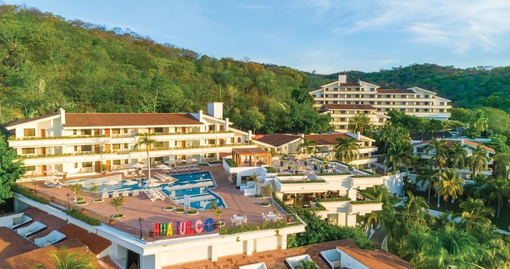 Park Royal Beach Huatulco – All Inclusive