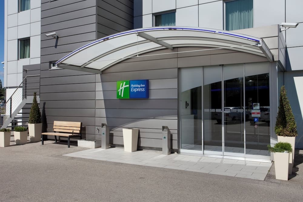 Holiday Inn Express Geneva Airport by IHG