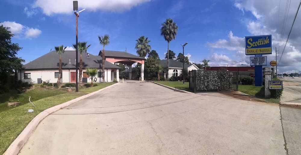 Scottish Inn & Suites