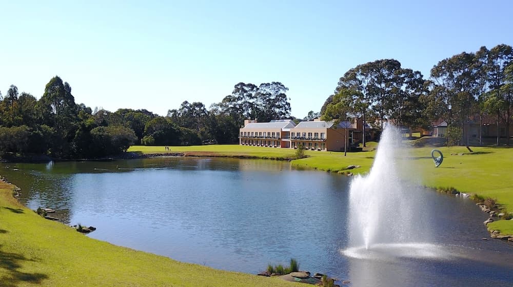 Lakeside Hotel and Conference Centre