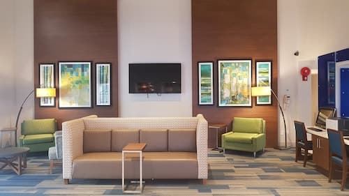 Holiday Inn Express & Suites Surrey by IHG