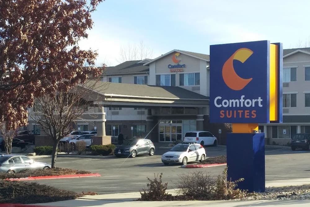 Comfort Suites Airport
