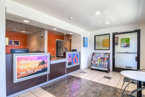 Motel 6 Corona, CA