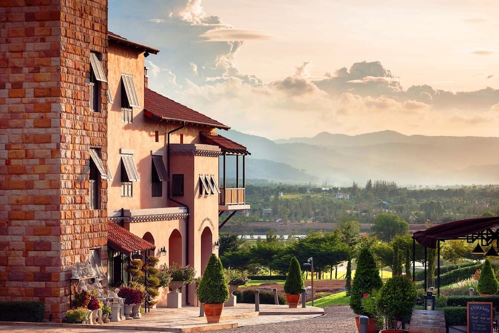 Town Square Suites by Toscana Valley