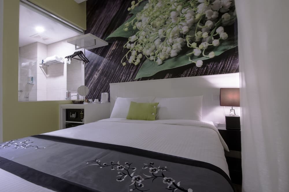 J8 Hotel