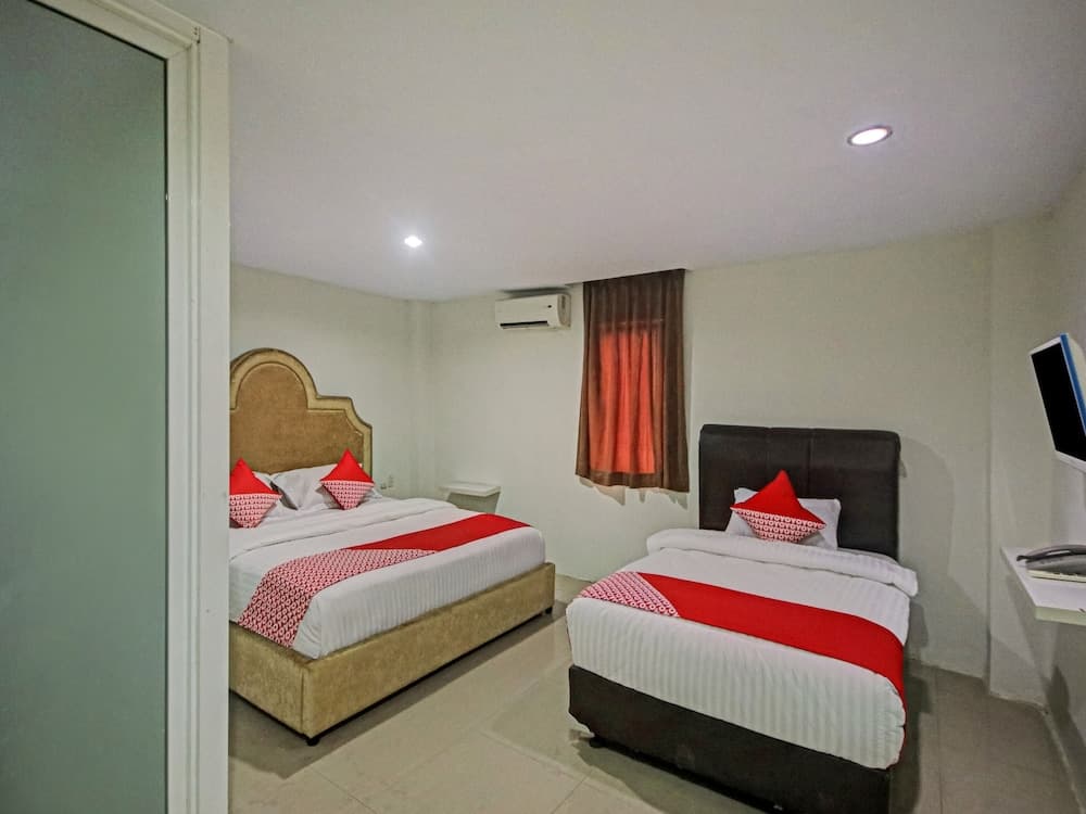 OYO 2574 Z Suites Hotel