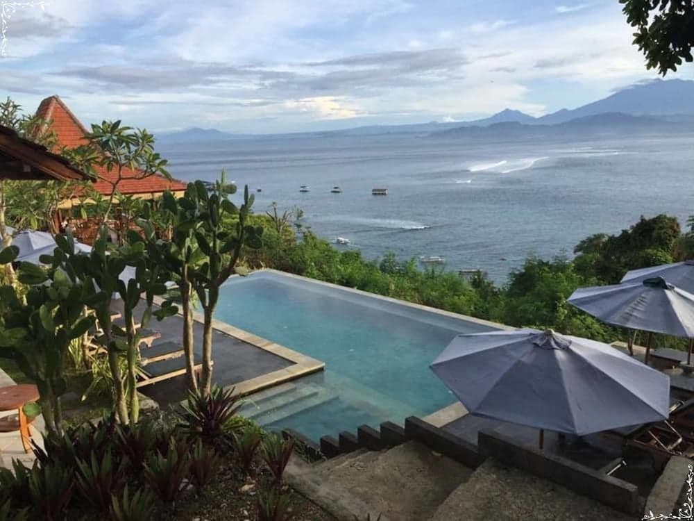 Lembongan Cliff Villas
