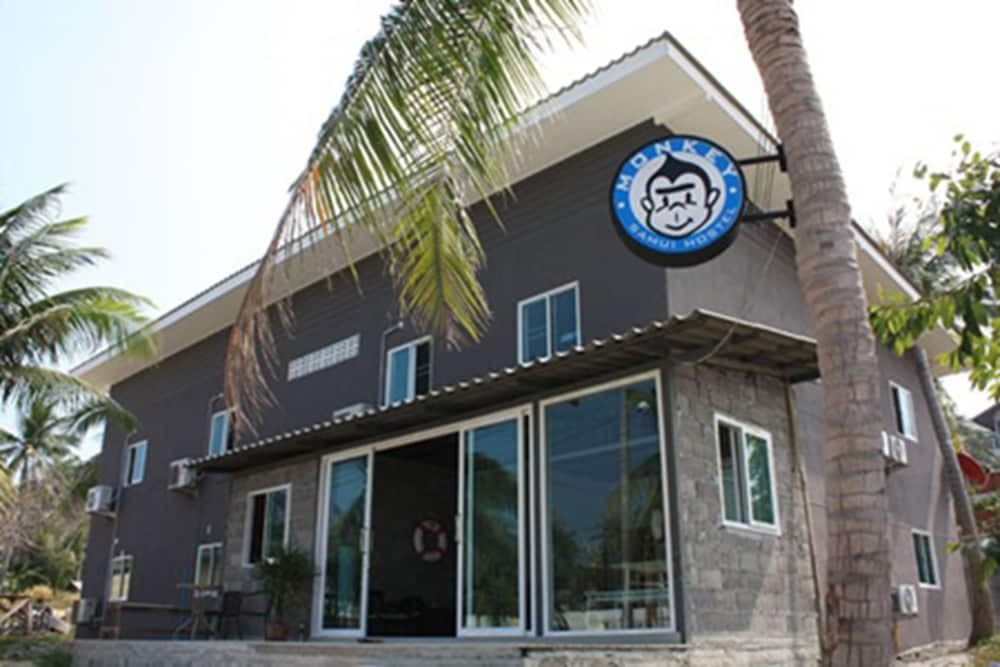 Monkey Samui Hostel