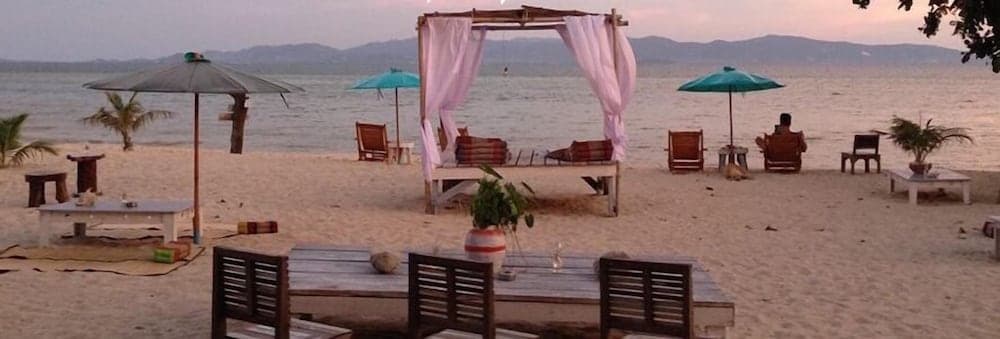 Dancing Elephant Beach Club - Hostel