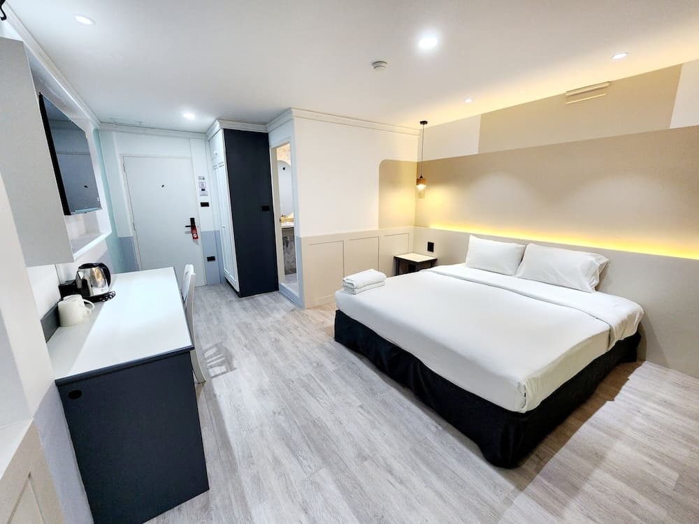 SEATEL Phuket Patong Beach