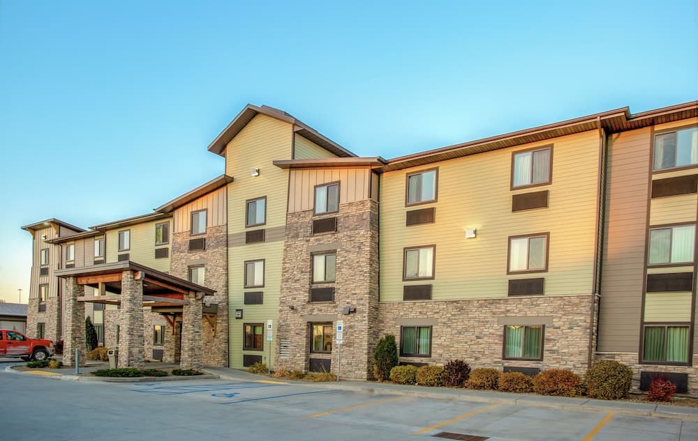 My Place Hotel - Bismarck, ND