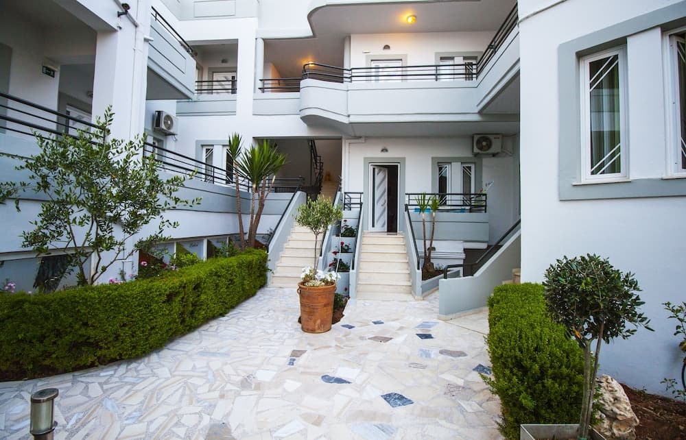 Elia Stalos Apartments