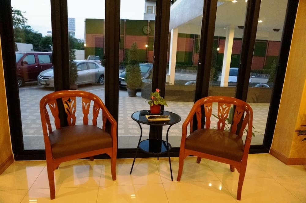 Lobi dinlenme salonu