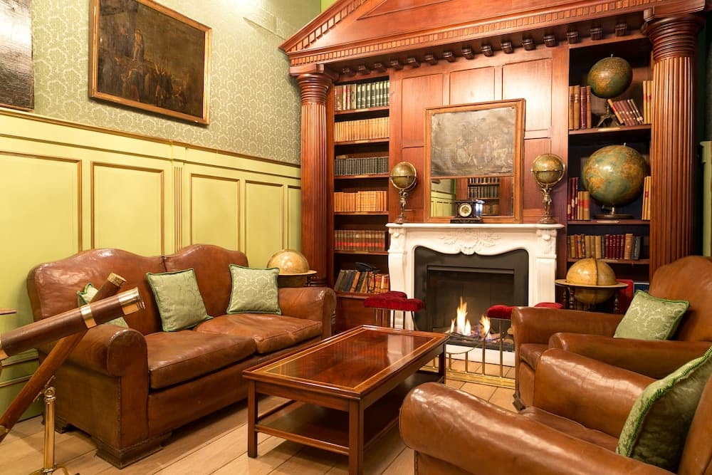 Lobi dinlenme salonu