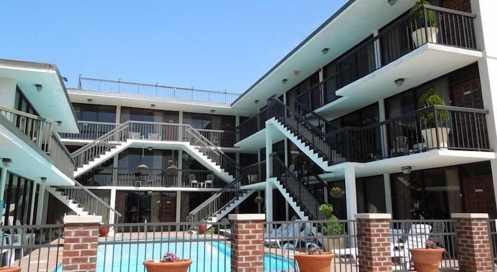 Alamar Resort Inn