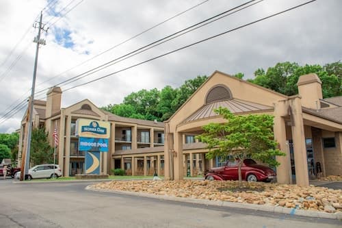 Norma Dan Motel - Near Dolly Parton's Stampede Dinner Attraction