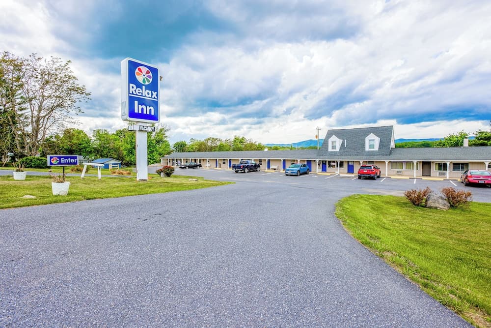 Relax Inn By OYO Natural Bridge I-81