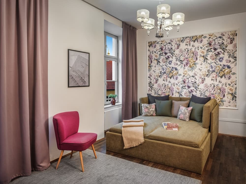 4 Arts Apartments by Adrez Living