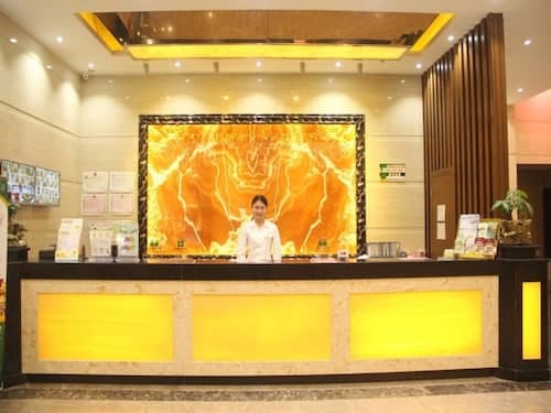 GreenTree Inn Guangzhou Chimelong Paradise Yuangang Metro Station Hotel